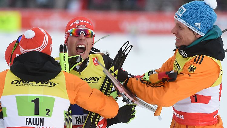 Goldjungs: Die deutschen Kombinierer Tino Edelmann, Johannes Rydzek, Eric Frenzel (v.l.) und Fabian Riessle.