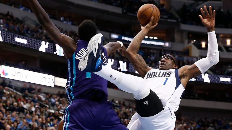 Amar'e Stoudemire spielte bei seinem Debüt für die Mavericks wenig, überzeugte aber mit einer ganz starken Leistung.