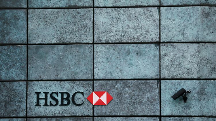 Operatives Ergebnis und Gewinn gehen bei HSBC deutlich zurück.