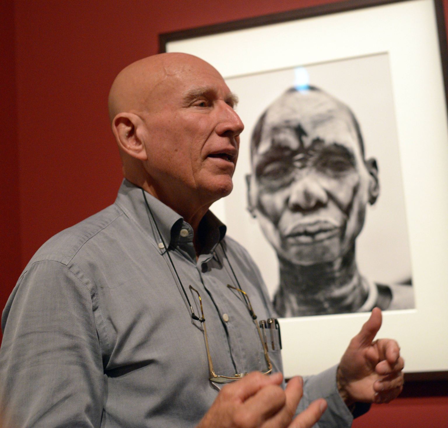Sebastião Salgado ist einer der berühmtesten Fotografen der Welt. Jahrzehntelang dokumentierte er dunkle Kapitel der Menschheitsgeschichte, ...