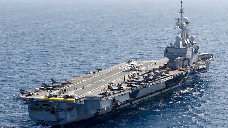 Von der "Charles de Gaulle" fliegt Frankreich nun auch Luftangriffe gegen den IS.