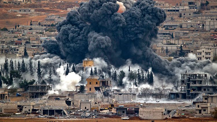 US-Luftangriff auf Kobani im November. Die Stadt wurde inzwischen als vom IS befreit erklärt.