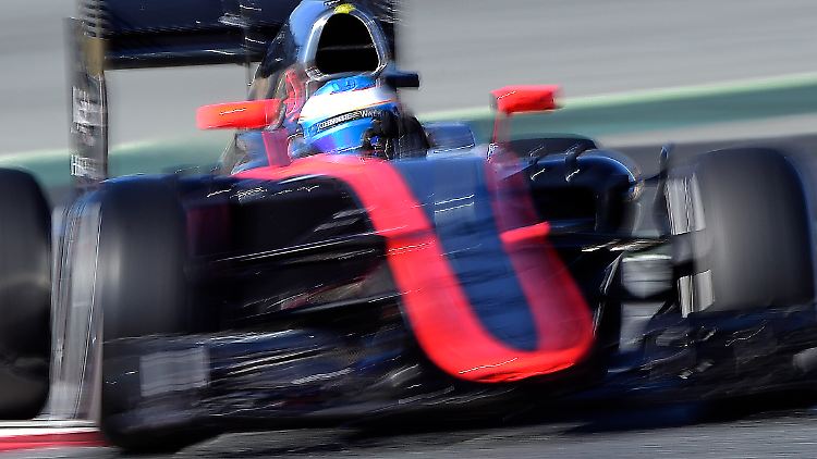 "Sah gar nicht wie ein Unfall aus": Sebastian Vettel weiß auch nicht, was mit Fernando Alonso los war.