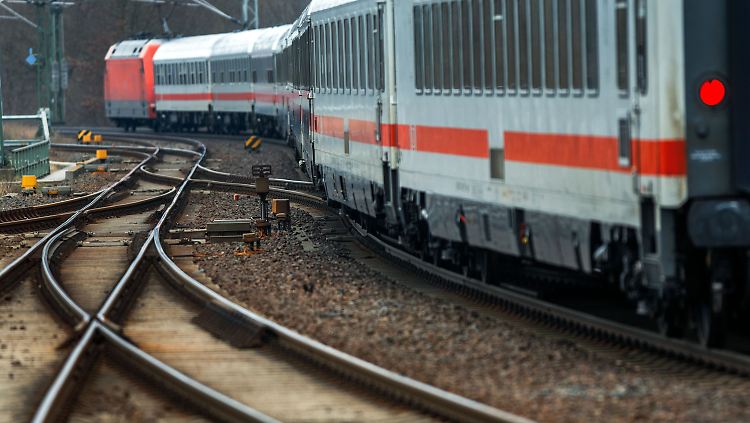 Gute Nachricht: Die Bahnräder rollen weiter.