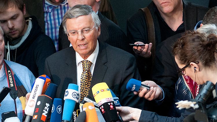 Wolfgang Bosbach erklärt: "Es wäre eine Überraschung, wenn ich der Verlängerung der Griechenlandhilfen zustimmen würde."