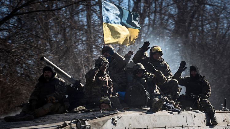 Ukrainische Soldaten nahe der Stadt Artemiwsk.