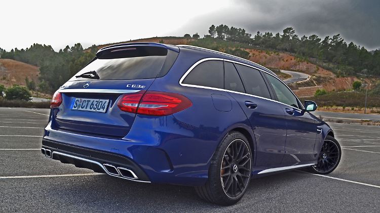 Wer will, kann es jederzeit aus den Endrohren des des AMG C 63 S brüllen und husten lassen.