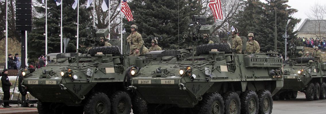 US-Truppentransporter in Narva.