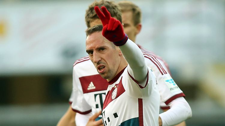 Ribéry zeigt Emotionen nach dem 0:4 über den SC Paderborn.