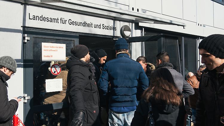 Viele Flüchtlinge sind nicht ausreichend geimpft, weil in ihren Heimatländern Krieg herrscht.