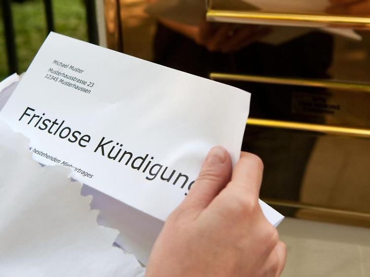 Wer wegen Störung des Hausfriedens abgemahnt wird, dem kann die fristlose Kündigung drohen.