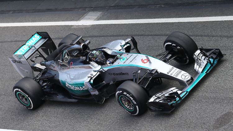 Mit weichem Reifen fuhr Nico Rosberg im Silberpfeil in einer anderen Dimension als der Rest des Testfeldes.