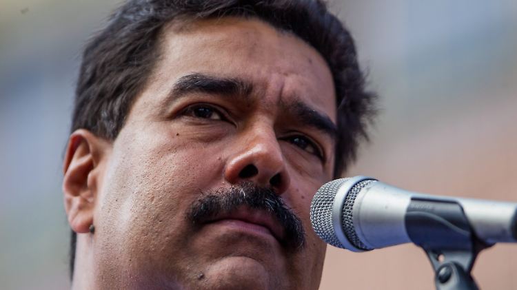 Maduro macht eine Verschwörung der Opposition und des Auslands gegen seine Regierung verantwortlich.