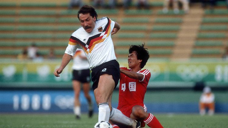 Wuttke brachte es auf 299 Einsätze in der Bundesliga.