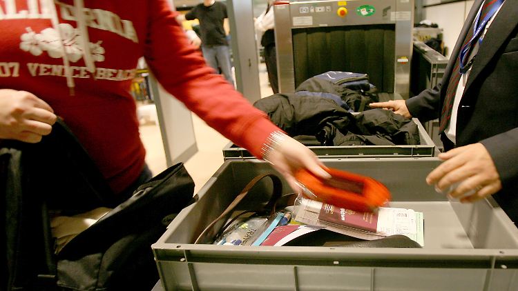 Mitgeführtes Handgepäck wird in Zukunft noch schärfer kontrolliert.