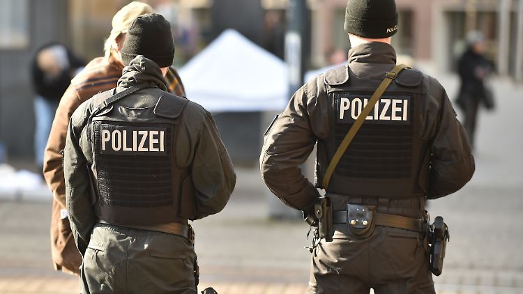 Die Bremer Polizei hat ihre massiven Sicherheitsmaßnahmen inzwischen wieder heruntergefahren. 