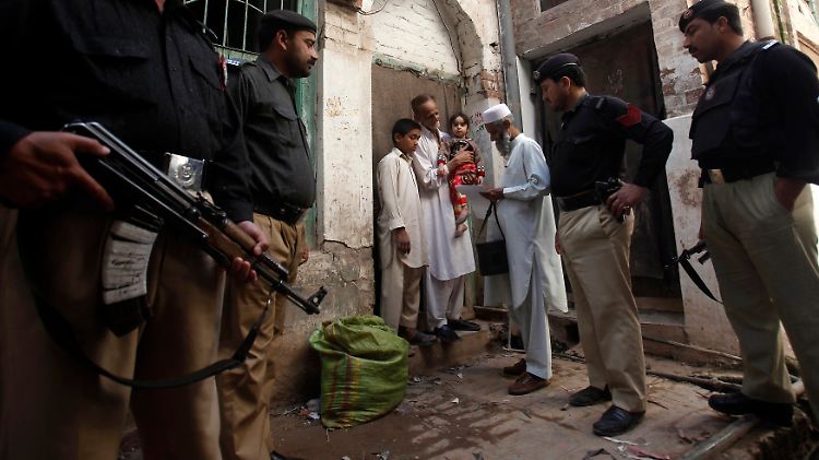 Impfkampagnen im Nordwesten Pakistans sind nur unter Polizeischutz möglich.