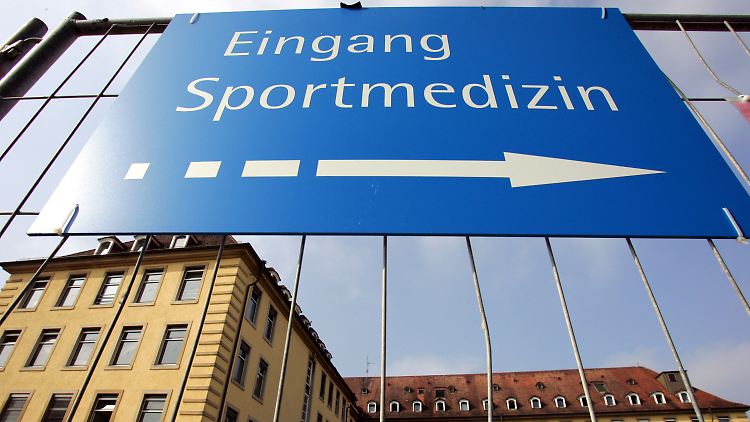 In der Freiburger Sportmedizin wurden offenbar in großen Stil wissenschaftliche Arbeiten manipuliert.