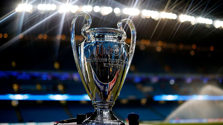 6. Juni - 20.45 Uhr - Olympiastadion, Berlin: Das Champions-League-Finale wird angepfiffen.