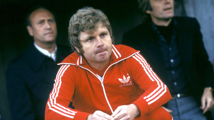 "Ich dachte mir auch schon oft, wenn da welche eingelaufen sind - ich möchte keine Namen nennen -, die sahen aus, so dass mancher sagen musste, der hat doch was eingenommen!" Jürgen Sundermann, hier ein Bild aus dem Jahr 1980.