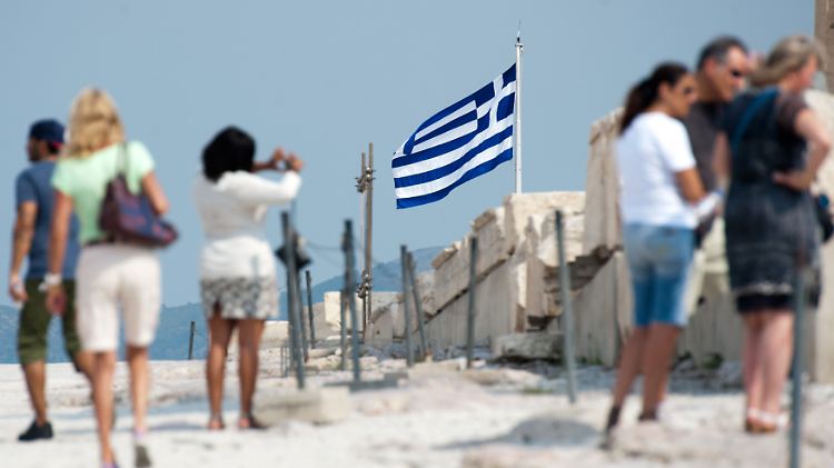 500 Euro Staatshilfe für den Griechenland-Urlaub: Ganz zu Ende gedacht ist die Idee nicht.