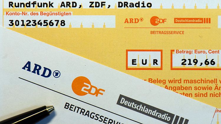 Aus 17,98 Euro wurden zuerst 17,50 - demnächst könnte der Beitrag noch geringer ausfallen.