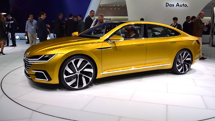 Volkswagens viertüriges Sport Coupe Concept GTE wurde deutlich progressiver gestaltet als die sonst eher zurückhaltenden Wolfsburger-Modelle.