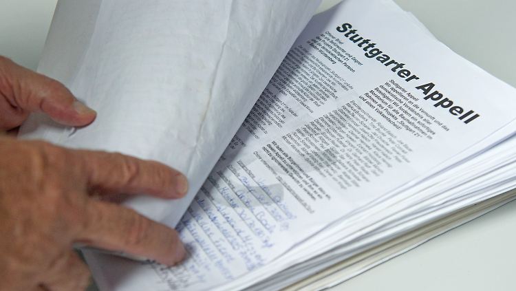 Mehr als 50.000 Menschen haben deshalb bereits den sogenannten Stuttgarter Appell unterzeichnet.