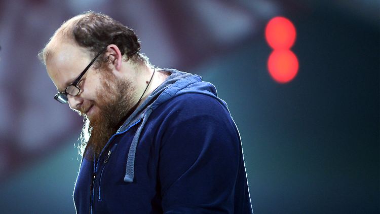 Erst gewinnt er bei "The Voice of Germany", dann den ESC-Vorentscheid - offenbar zu viel für Andreas Kümmert.