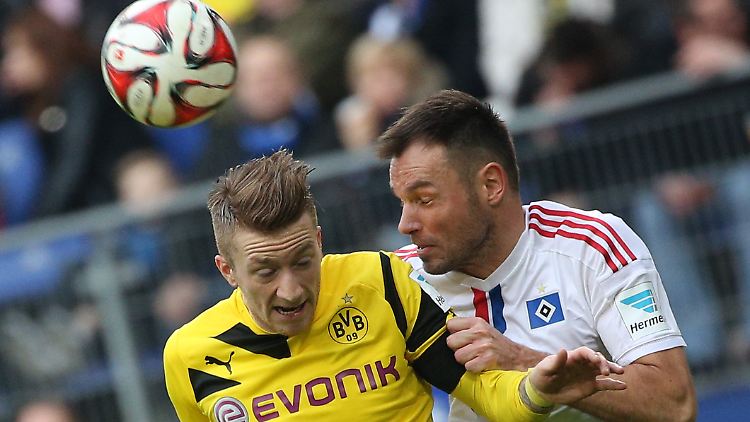 Heiko Westermann ging im Spiel gegen Dortmund und danach sehr engagiert zur Sache.