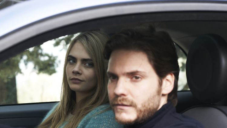 Neben Daniel Brühl spielt auch Cara Delevingne eine Hauptrolle im Thriller "Die Augen des Engels".