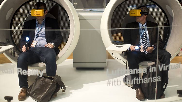 Am Stand der Lufthansa auf der Internationalen Tourismusbörse ITB Berlin. 