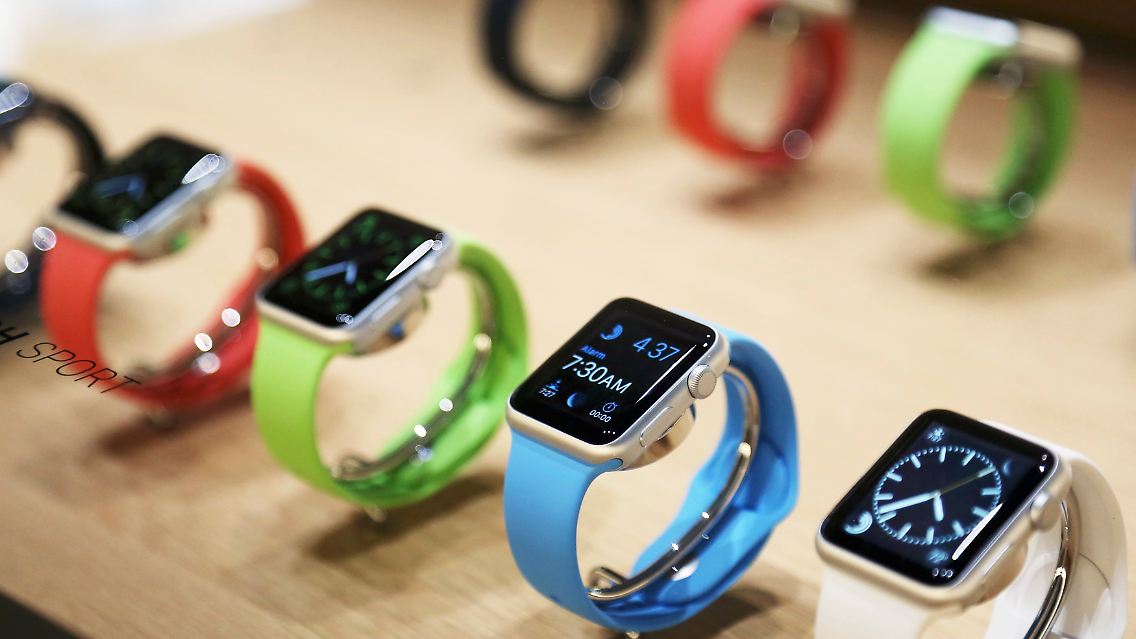 2015-03-09T200105Z_618633255_TB3EB391JLIGA_RTRMADP_3_APPLE-WATCH.JPG3969451854225433056.jpg