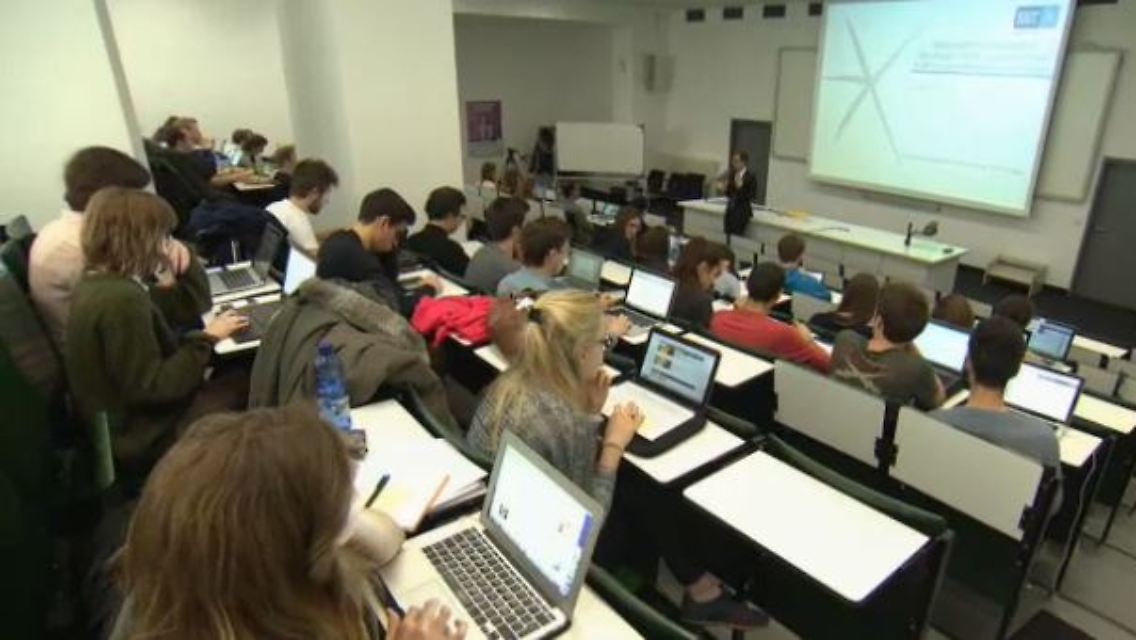 studenten steuern.JPG