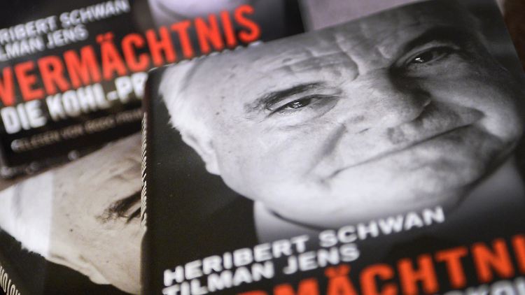Das Buch des Anstoßes: Sein Erscheinen hat Kohl nicht verhindert. Nun kündigten Kohls Anwälte eine Schadenersatzklage an.