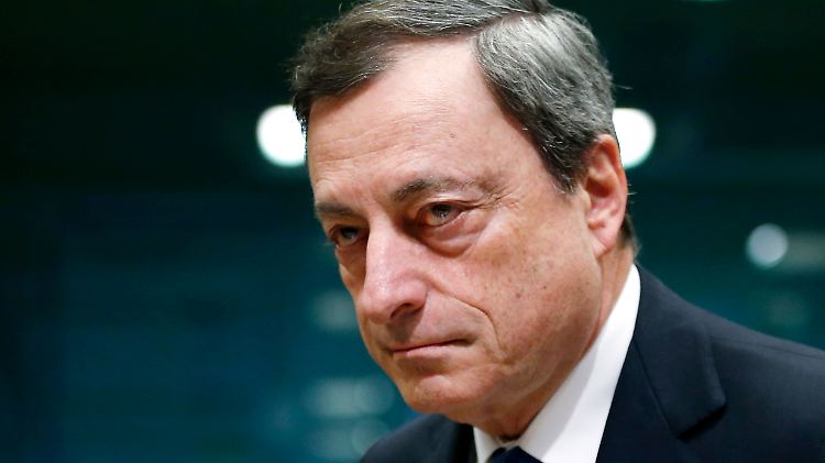 EZB-Chef Draghi regt neue Regeln für den Umgang mit Staatsanleihen an.