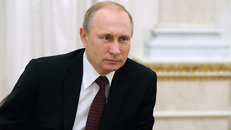 Die USA und die Europäische Union haben Sanktionen gegen die russische Wirtschaft und Vertraute von Russlands Präsident Putin verhängt.