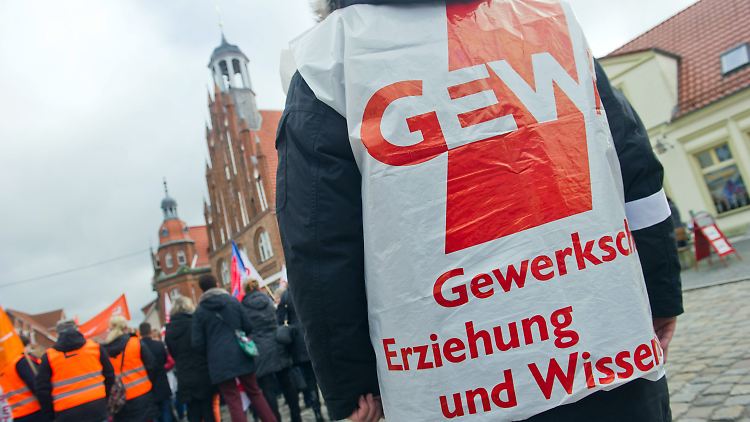 5,5 Prozent mehr Lohn und andere Verbesserungen - das sind die Forderungen der Angestellten im Öffentlichen Dienst.