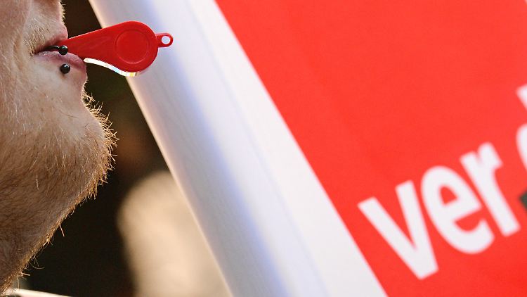 Verdi verlangt ein höheres Einkommen für die Beschäftigten.