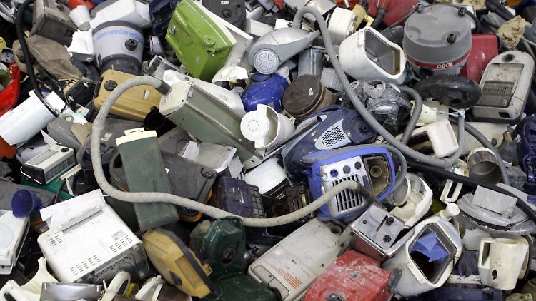 Beim Kauf eines neuen Gerätes werden Elektrogeschäfte mit mehr als 400 Quadratmetern dazu verpflichtet, Altgeräte kostenlos zurückzunehmen.