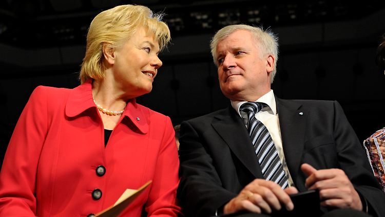 Erika Steinbach und Horst Seehofer beim "Tag der Heimat" in Berlin.