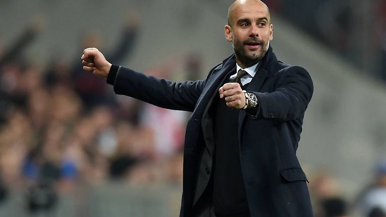 Guardiola in Jubelpose: Es hätte schlechter laufen können für den spanischen Trainer und den FC Bayern.