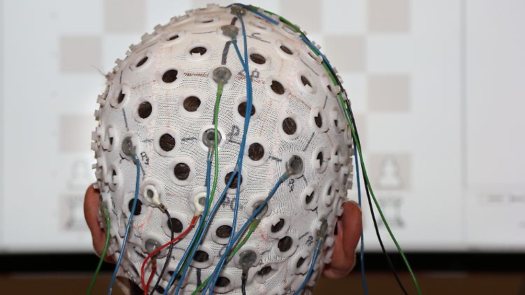 Mit solchen Kappen werden EEGs erstellt.