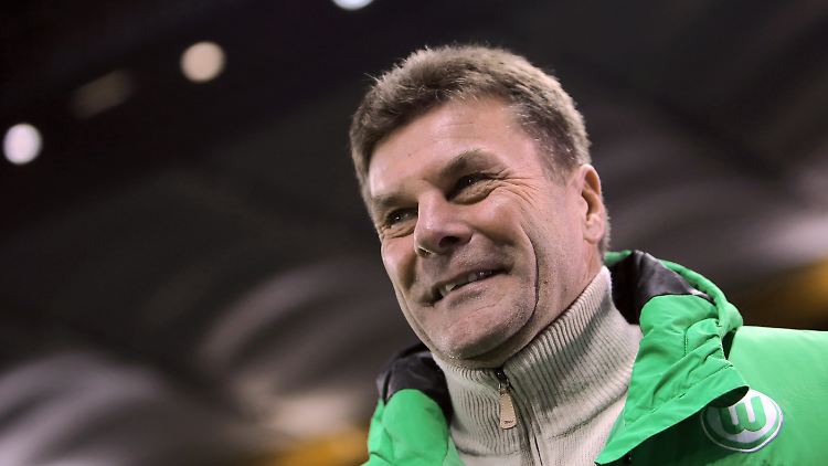 Einer, der sich zurzeit nicht beschweren kann: Dieter Hecking und sein VfL Wolfsburg spielen bisher eine starke Saison.