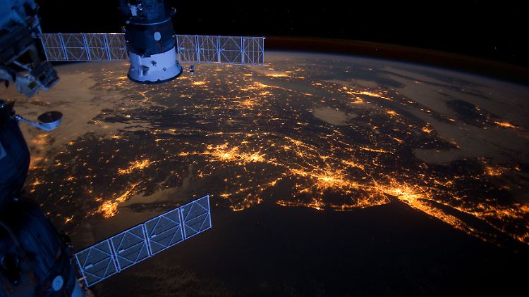 Die Welt aus Sicht der ISS. Das ist nicht die Ostukraine, die Bilder der Kosmonauten wurden nicht veröffentlicht.
