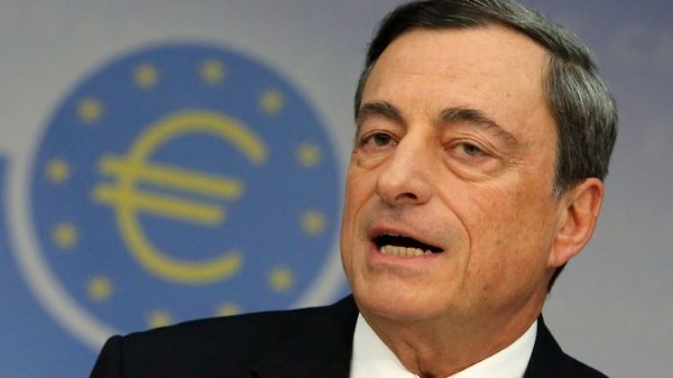 EZB-Chef Draghi: Die Anleihen-Käufe helfen den Ländern, wie die Ratingagentur meint.