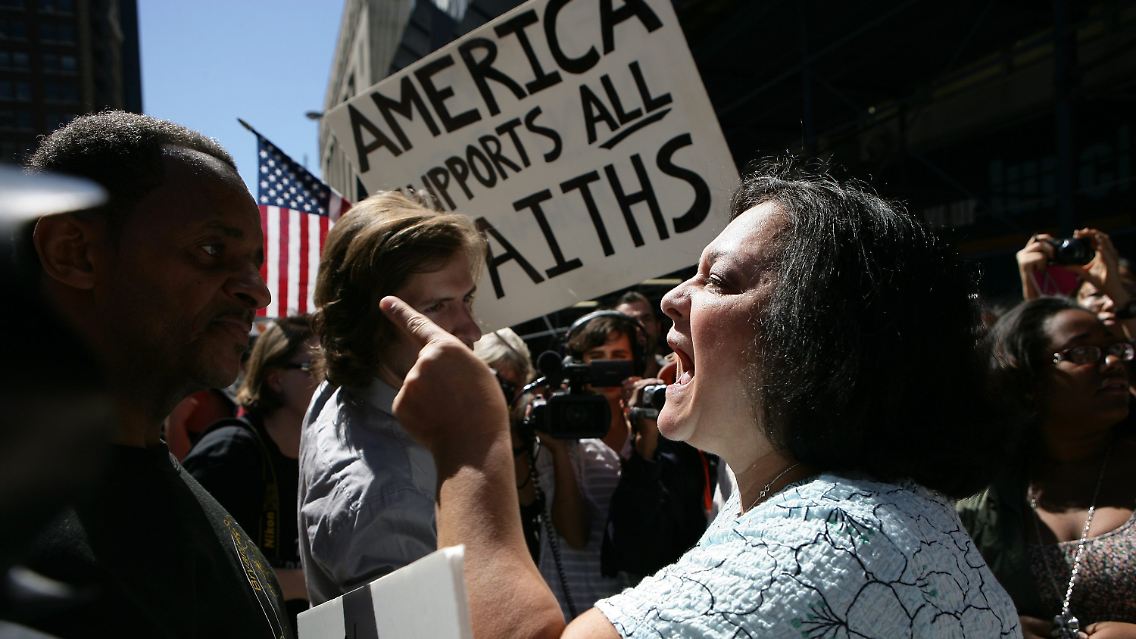 "Amerika unterstützt alle Glaubensrichtungen": Diskussionen am Ground Zero.