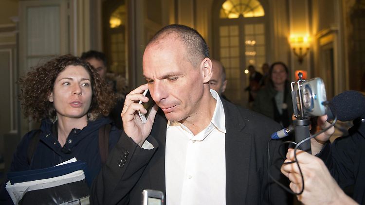 Varoufakis hatte bei einem Wirtschaftsforum in Italien die griechischen Positionen erklärt. Deshalb war er am Samstag nicht in Athen. 