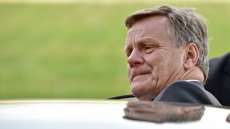 Zum Abflug bereit: Hartmut Mehdorn verlässt die Großbaustelle BER.