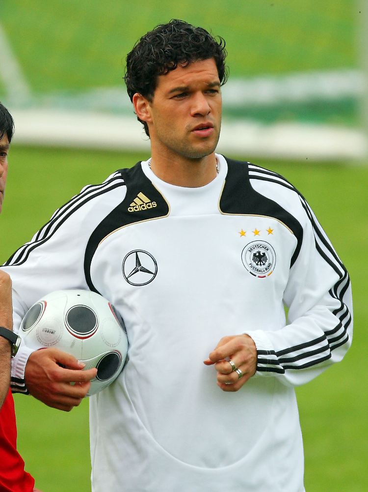 Auch Löw hoffte auf eine schnelle Genesung, und somit auf Ballacks Rückkehr in die Nationalelf. Die wird sich jetzt verschieben.